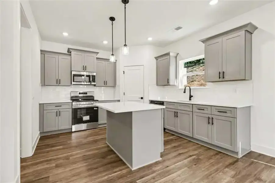 Furnished interior view inside a new home in Thunder Ridge, Dawsonville (Image 7).