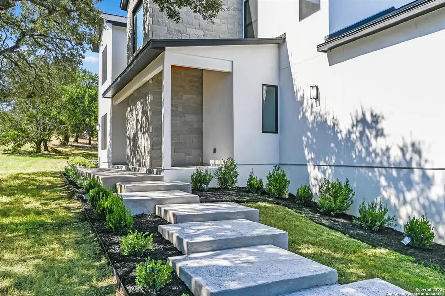 Exterior details and patio area of a home in , Horseshoe Bay (Image 4).