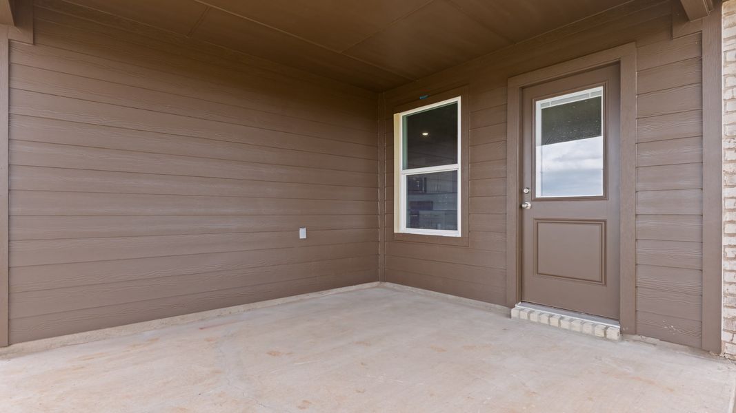 Representative unfurnished interior of a home built from the BANDERA by D.R. Horton in Heritage Parks, Abilene (Image 27).