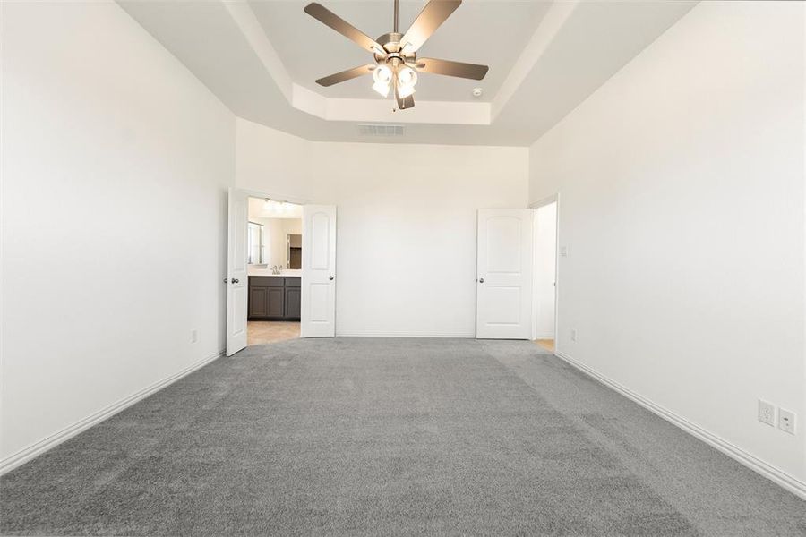 Spacious, unfurnished interior of a new home in Oak Grove Addition, Springtown (Image 33).
