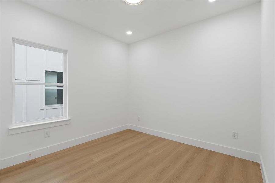 Spacious, unfurnished interior of a new home in , Dallas (Image 20).