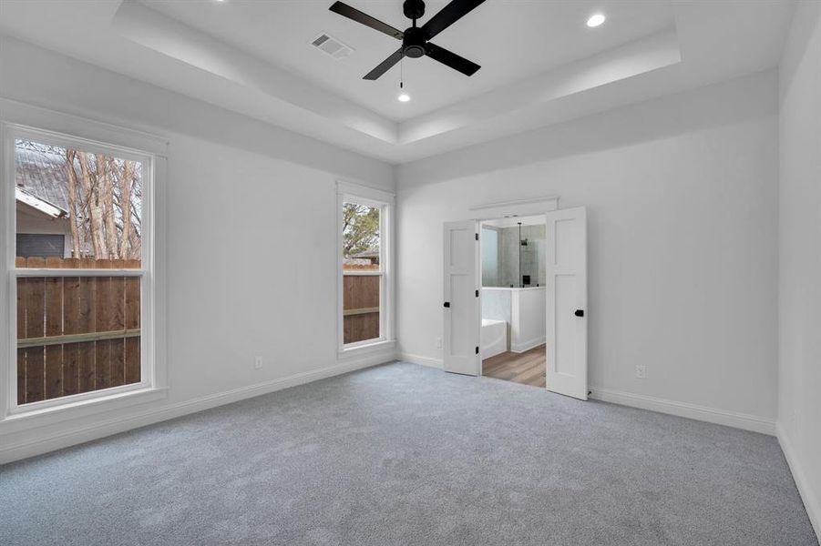 Spacious, unfurnished interior of a new home in , Waxahachie (Image 12).
