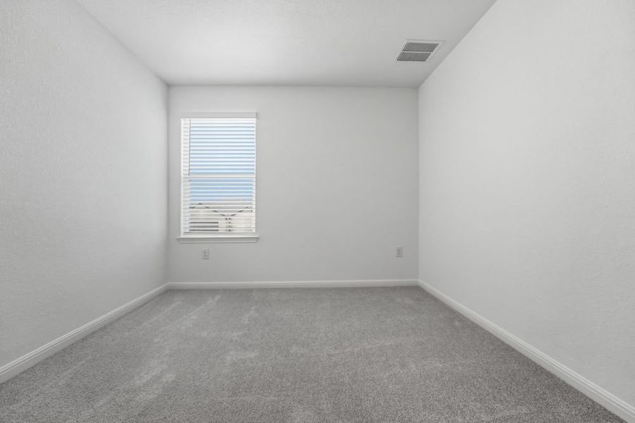 Spacious, unfurnished interior of a new home in Longview, Del Valle (Image 19).