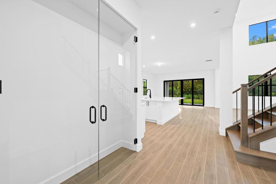 US_SEF_SANDRO_LOT 14_wine room