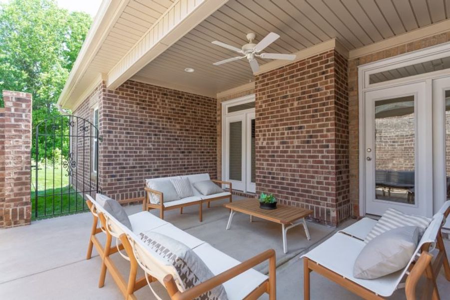 Representative exterior details of a home built from the Manhattan by Keystone Homes NC in Weybridge, Burlington (Image 3). Representative exterior details of a home built from the Manhattan by Keystone Homes NC in Weybridge, Burlington (Image 3).