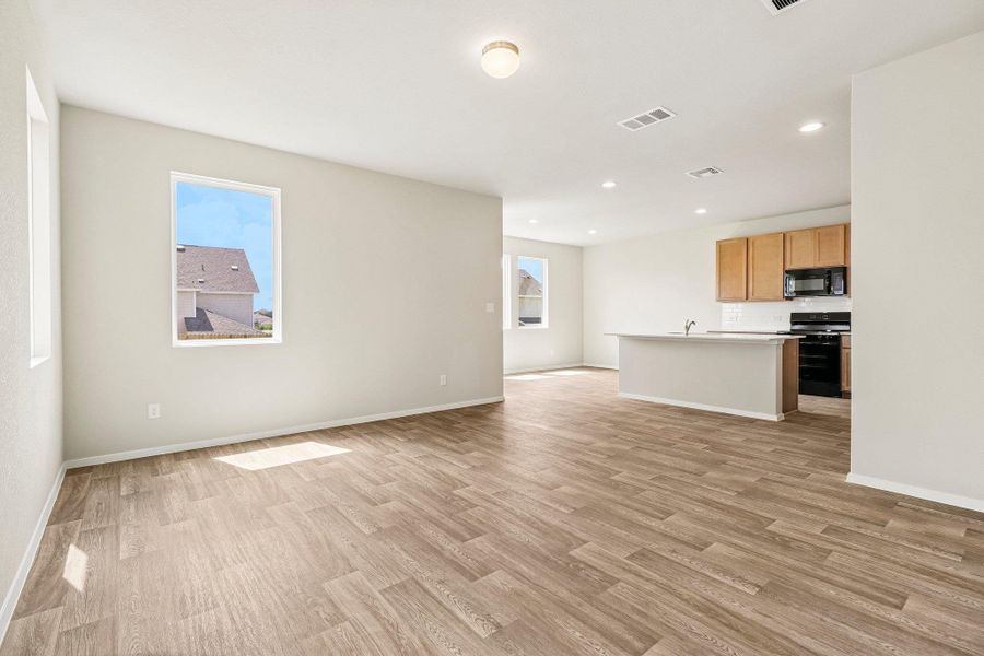 Spacious, unfurnished interior of a new home in Edgebrooke, Pflugerville (Image 16). Spacious, unfurnished interior of a new home in Edgebrooke, Pflugerville (Image 16).