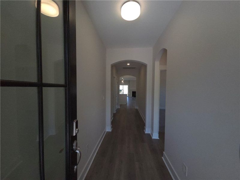 Spacious, unfurnished interior of a new home in Saratoga Oaks, Williamston (Image 4).