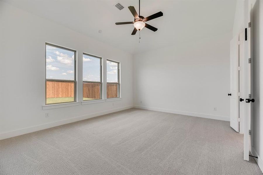 Spacious, unfurnished interior of a new home in Devonshire, Heath (Image 33).