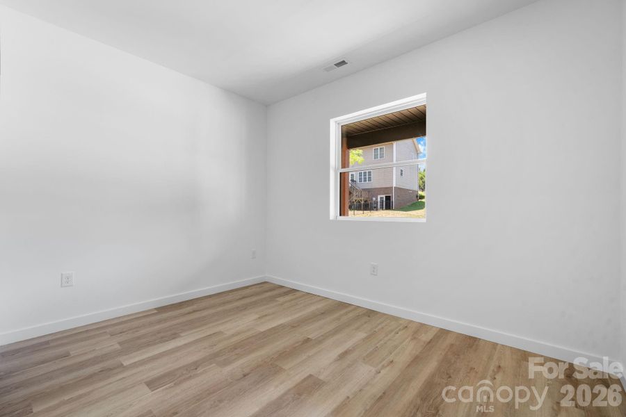 Spacious, unfurnished interior of a new home in , Taylorsville (Image 14).