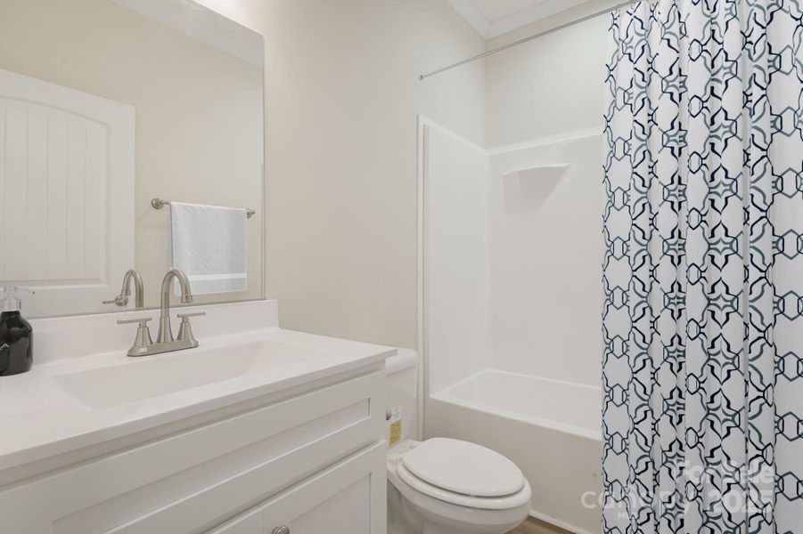 Bathroom virtually staged