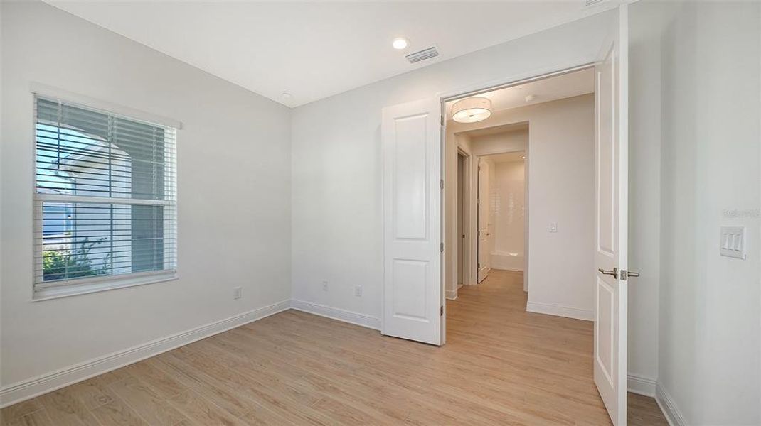 Spacious, unfurnished interior of a new home in , Bradenton (Image 19).