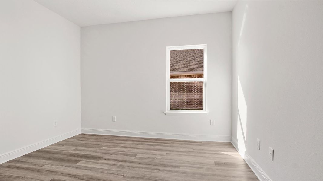Spacious, unfurnished interior of a new home in Owl's Head Farms, Freeport (Image 30).