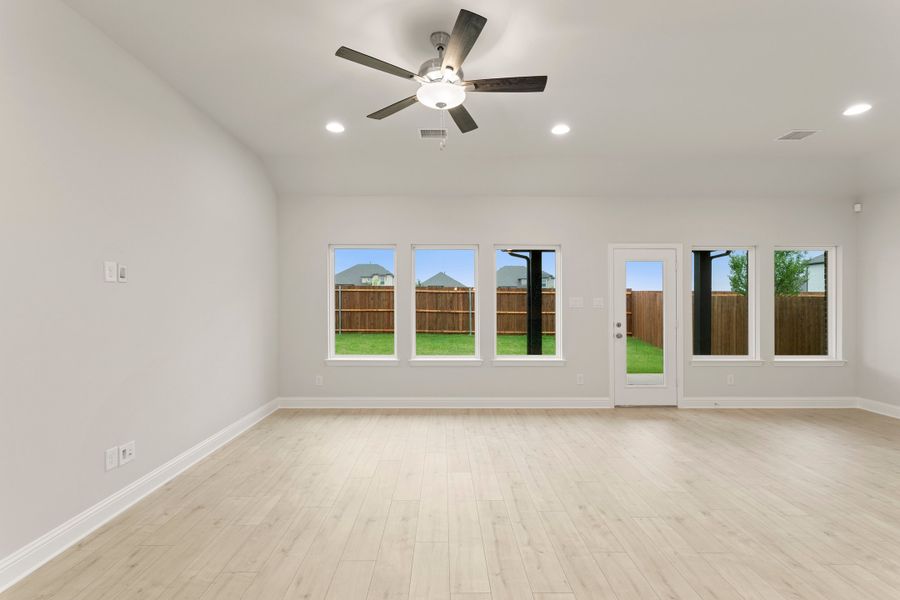 Spacious, unfurnished interior of a new home in Walden Pond, Forney (Image 17). Spacious, unfurnished interior of a new home in Walden Pond, Forney (Image 17).