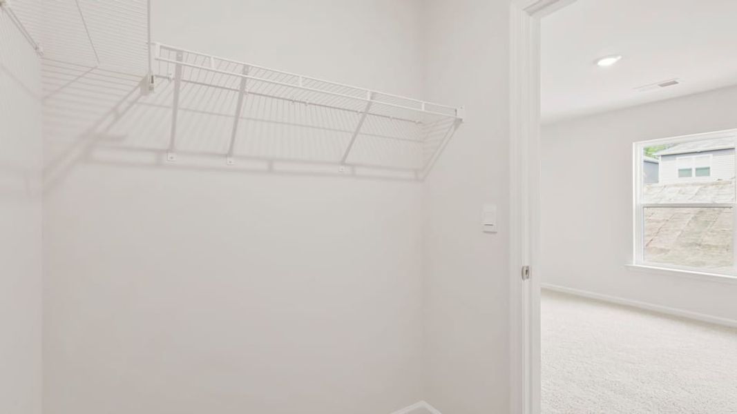 Spacious, unfurnished interior of a new home in Durbin Meadows, Fountain Inn (Image 30).