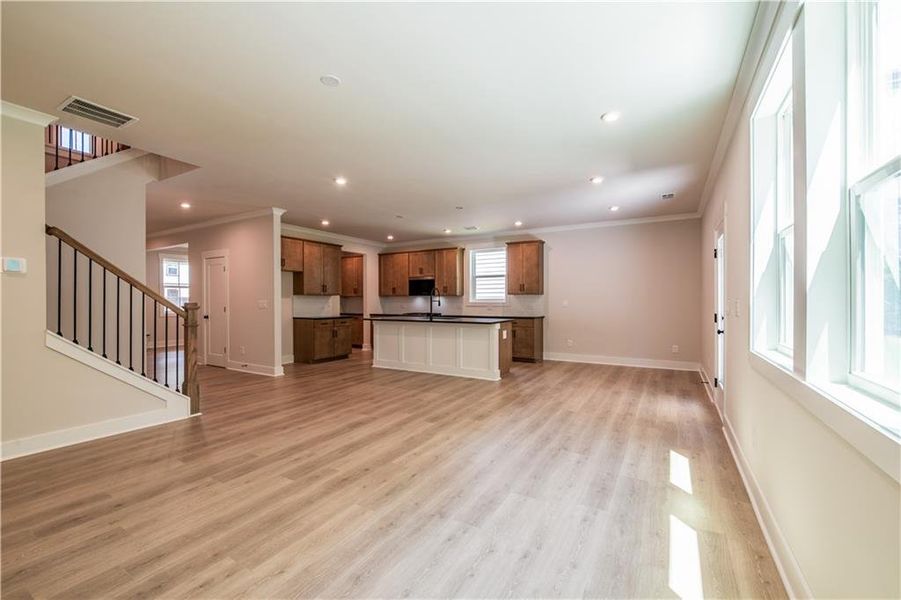 Spacious, unfurnished interior of a new home in Cambridge at Steels Bridge: Steels Bridge, Canton (Image 56).