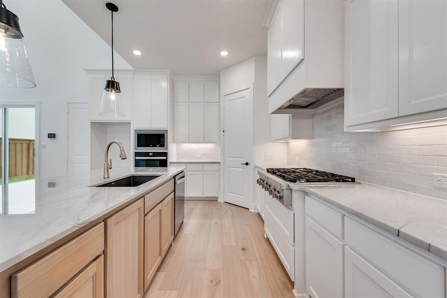 Furnished interior view inside a new home in Fields - 40' Lots, Frisco (Image 11). Furnished interior view inside a new home in Fields - 40' Lots, Frisco (Image 11).