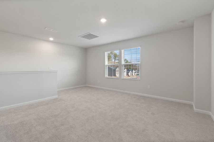 Spacious, unfurnished interior of a new home in Westford, Sanford (Image 12).