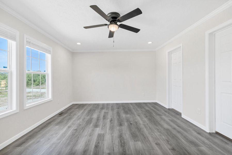 Spacious, unfurnished interior of a new home in , Cross (Image 33).