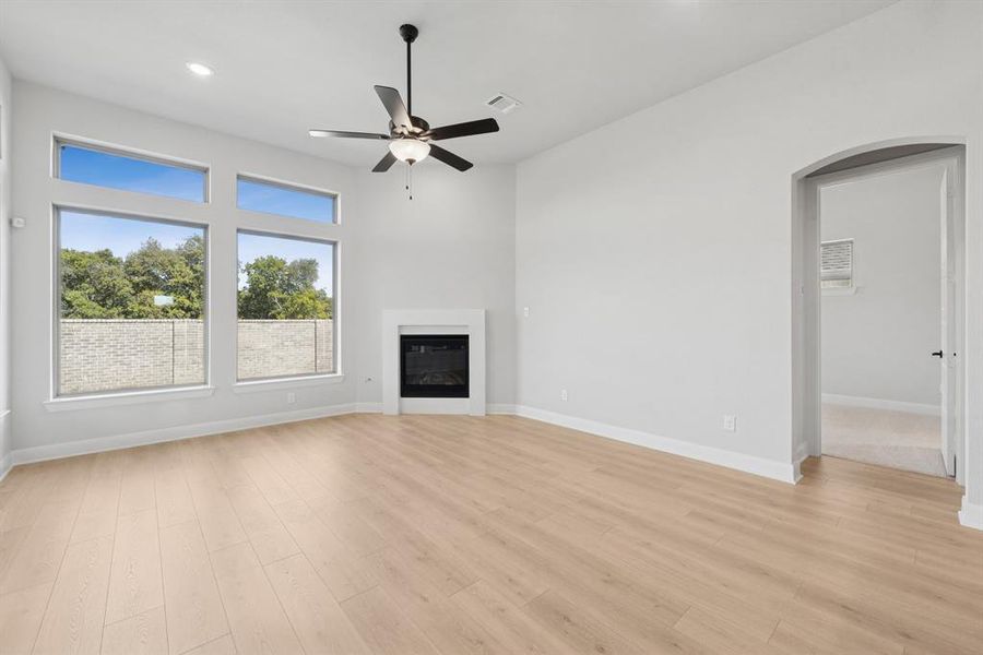 Spacious, unfurnished interior of a new home in South Pointe Cottage Series, Mansfield (Image 32). Spacious, unfurnished interior of a new home in South Pointe Cottage Series, Mansfield (Image 32).