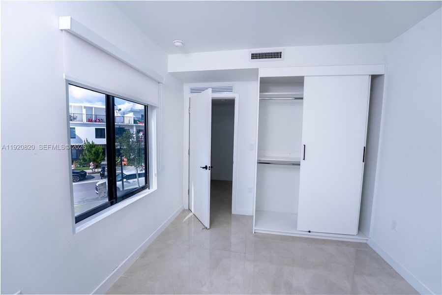 Spacious, unfurnished interior of a new home in , Homestead (Image 16).