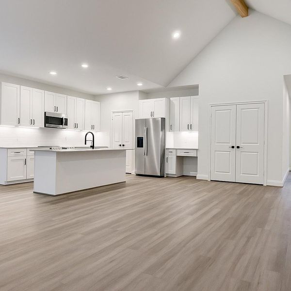Spacious, unfurnished interior of a new home in Dayton Colbert, Dayton (Image 8).