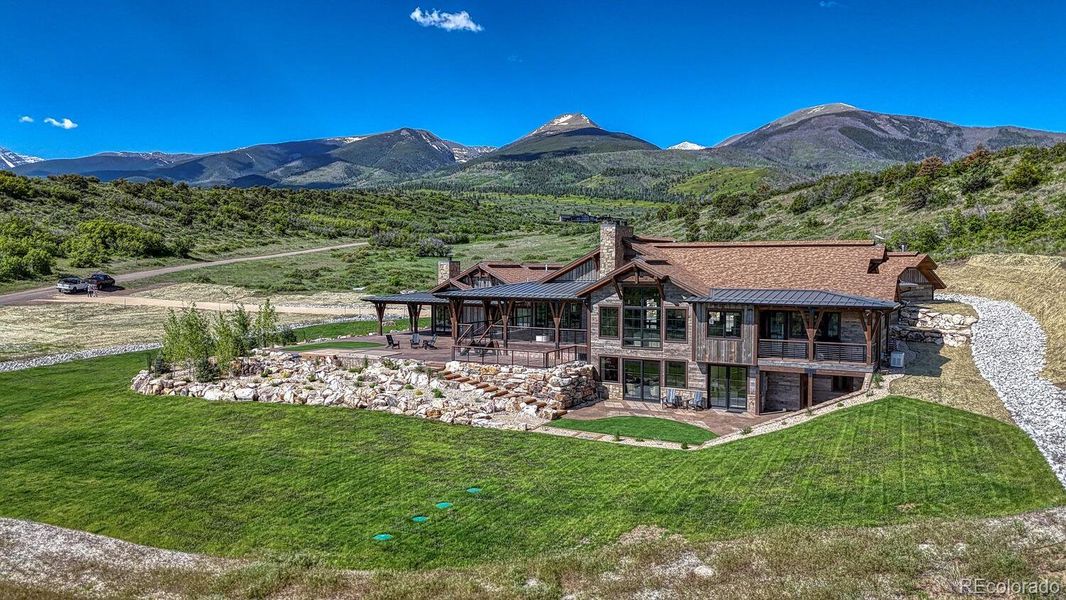 An Heirloom-Quality Ranch Estate in the Colorado High Country Mountain Ranch An Heirloom-Quality Ranch Estate in the Colorado High Country Mountain Ranch