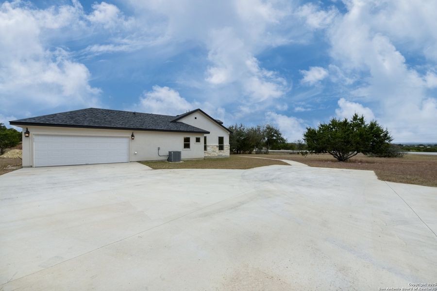 Image 25 of a home in .