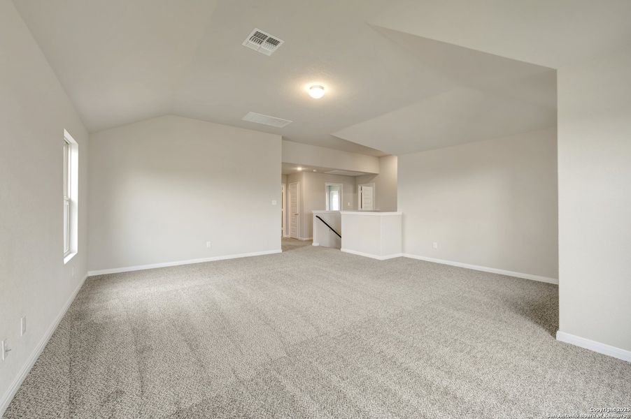 Spacious, unfurnished interior of a new home in Paloma Park, Converse (Image 23).