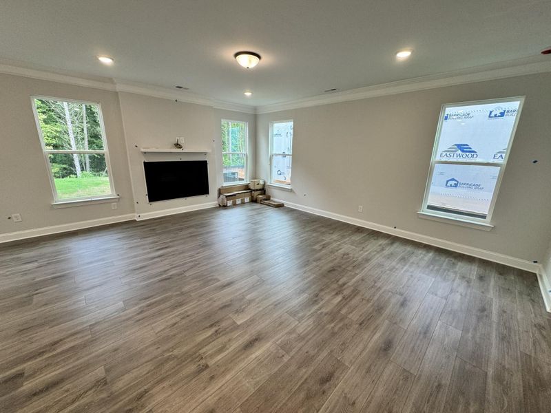 Spacious, unfurnished interior of a new home in Caldwell Forest, Charlotte (Image 8).
