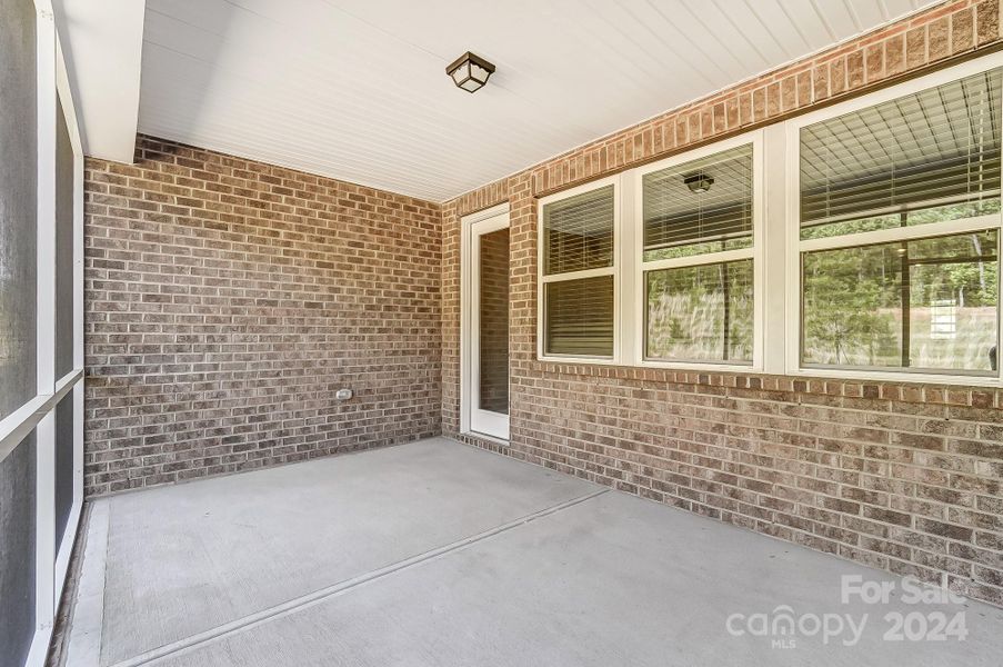 Screened Porch-Photo similar to Subject Property