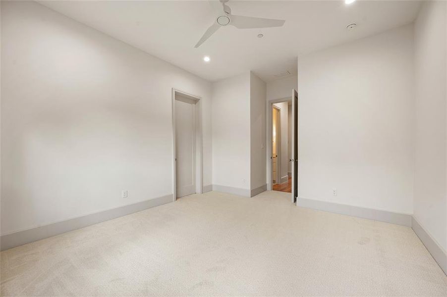 Spacious, unfurnished interior of a new home in , Richardson (Image 20).