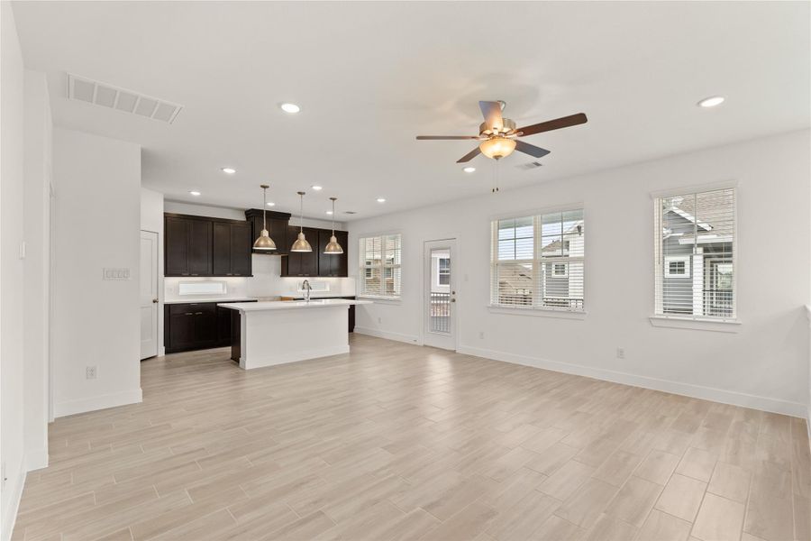 Spacious, unfurnished interior of a new home in Balmoral, Atascocita (Image 19).