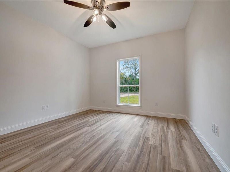 Spacious, unfurnished interior of a new home in , Huntington (Image 29).