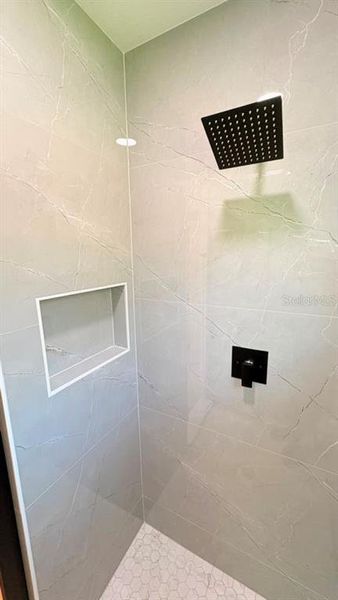 Close-up of interior finishes inside a home in , Ocklawaha (Image 25).