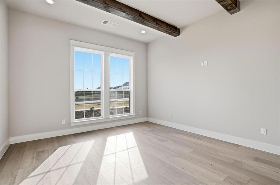 Spacious, unfurnished interior of a new home in Aledo Heights - Aledo ISD, Annetta South (Image 19).