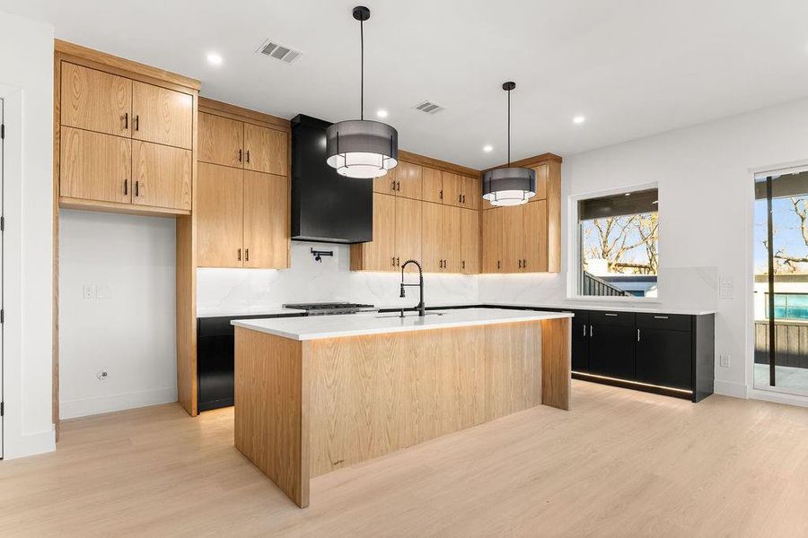 Furnished interior view inside a new home in , Dallas (Image 8).