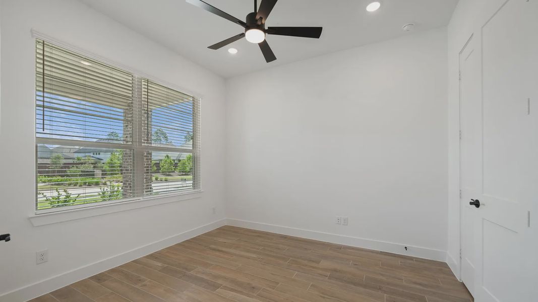 Representative unfurnished interior of a home built from the Waterloo by Chesmar Homes in Attwater 65's, Waller (Image 18).