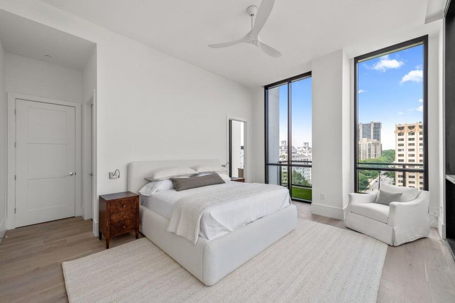 Furnished interior view inside a new home in , Atlanta (Image 17).