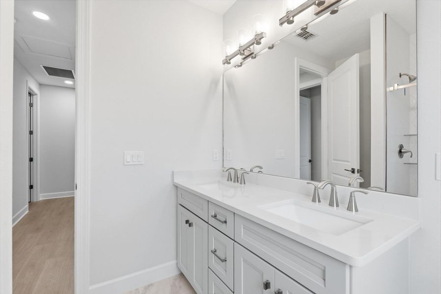 Representative furnished interior of a home built from the Bayview by SeaGate Homes in Beachview Cove, Ormond Beach (Image 51).