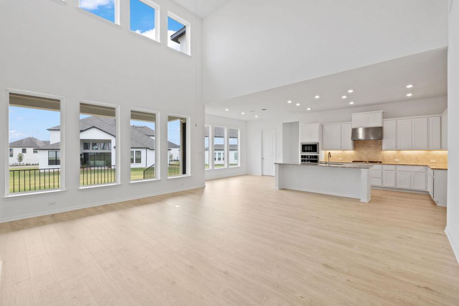 Spacious, unfurnished interior of a new home in , Leander (Image 34).