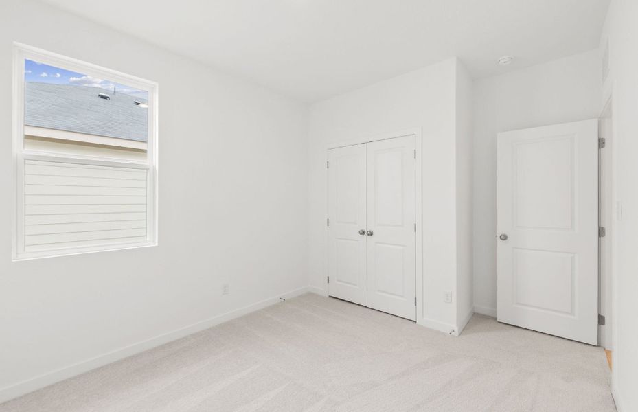 Spacious, unfurnished interior of a new home in Larson Crossing, Elgin (Image 15).