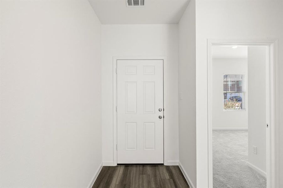 03. 807 Lexington - Entry