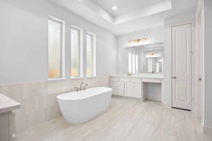 Representative image. Features, selections and colors may vary.