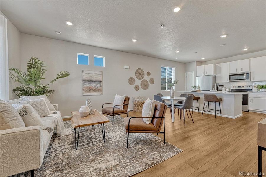 Inviting open concept with 9' ceiling...