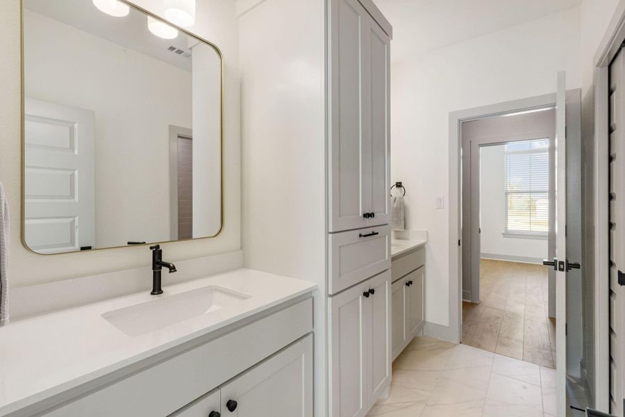 Furnished interior view inside a new home in , Bryan (Image 33).