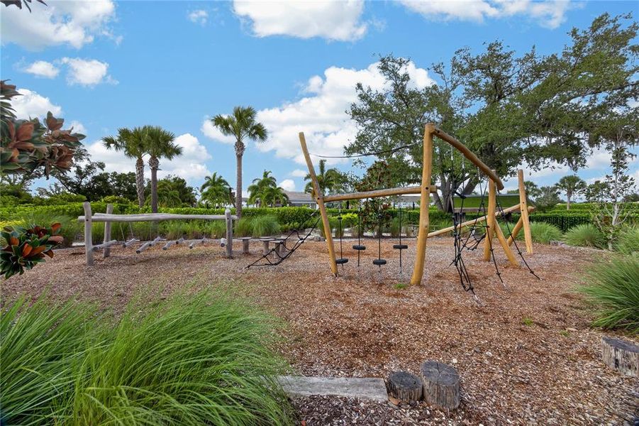 Community amenities in , Nokomis (Image 55).