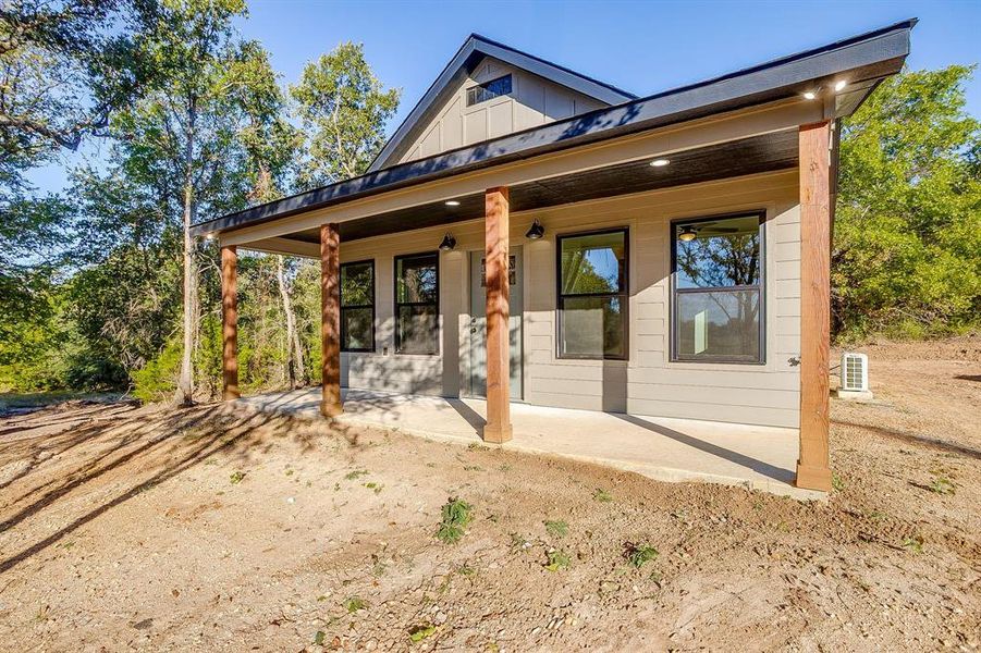 Exterior details and patio area of a home in , Weatherford (Image 15).