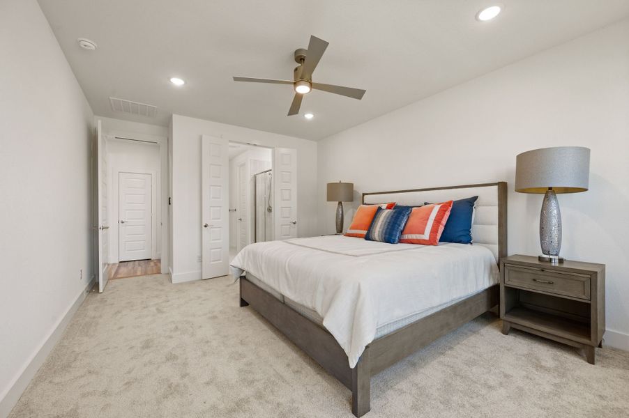 Furnished interior view inside a new home in The Resort on Eagle Mt. Lake, Fort Worth (Image 35). Furnished interior view inside a new home in The Resort on Eagle Mt. Lake, Fort Worth (Image 35).