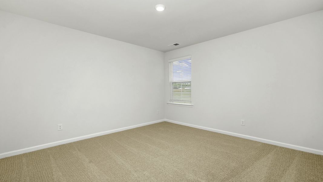 Spacious, unfurnished interior of a new home in Forest Creek, Winston-Salem (Image 25).