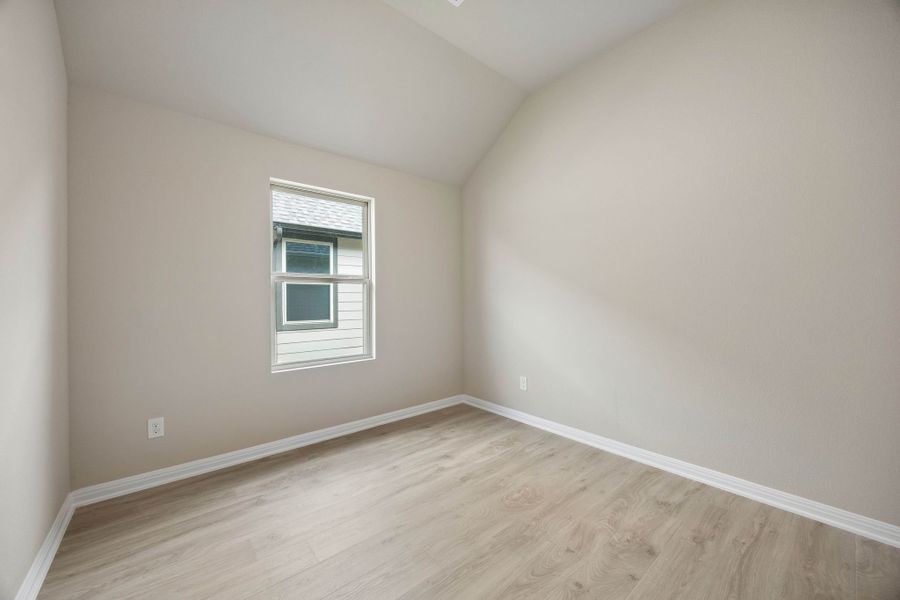 Spacious, unfurnished interior of a new home in Riviera Pines, Huffman (Image 24).